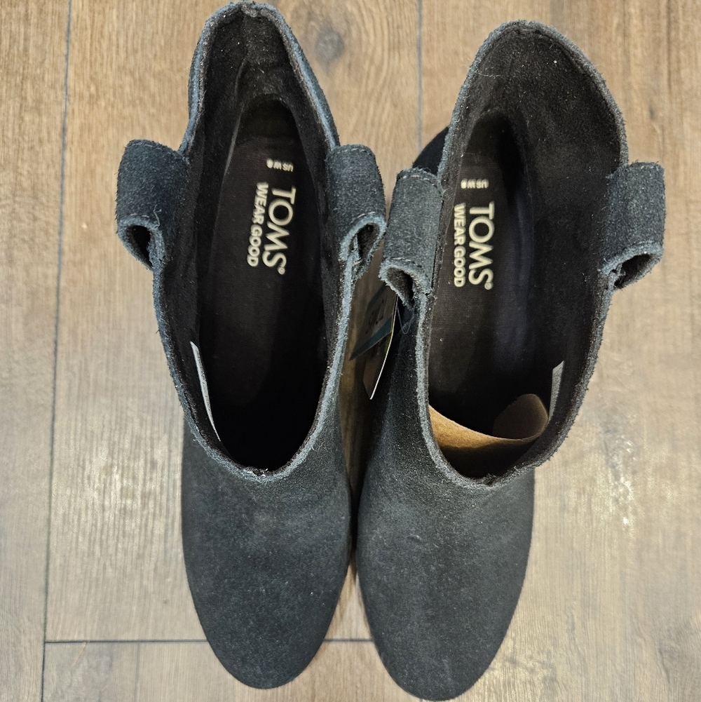 NWT TOMS Constance Black Suede Ortholite Ankle Boots - Size 8 - Picture 3 of 13